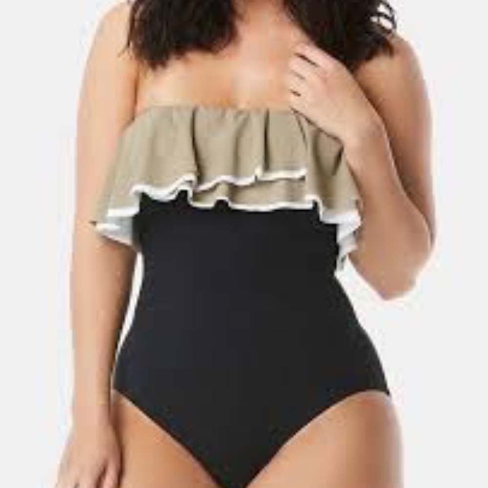 NWT Contours one piece swimsuit by CoCo Reef